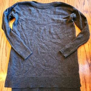 Old Navy oversized sweater (great to wear wirh leggings) XS
